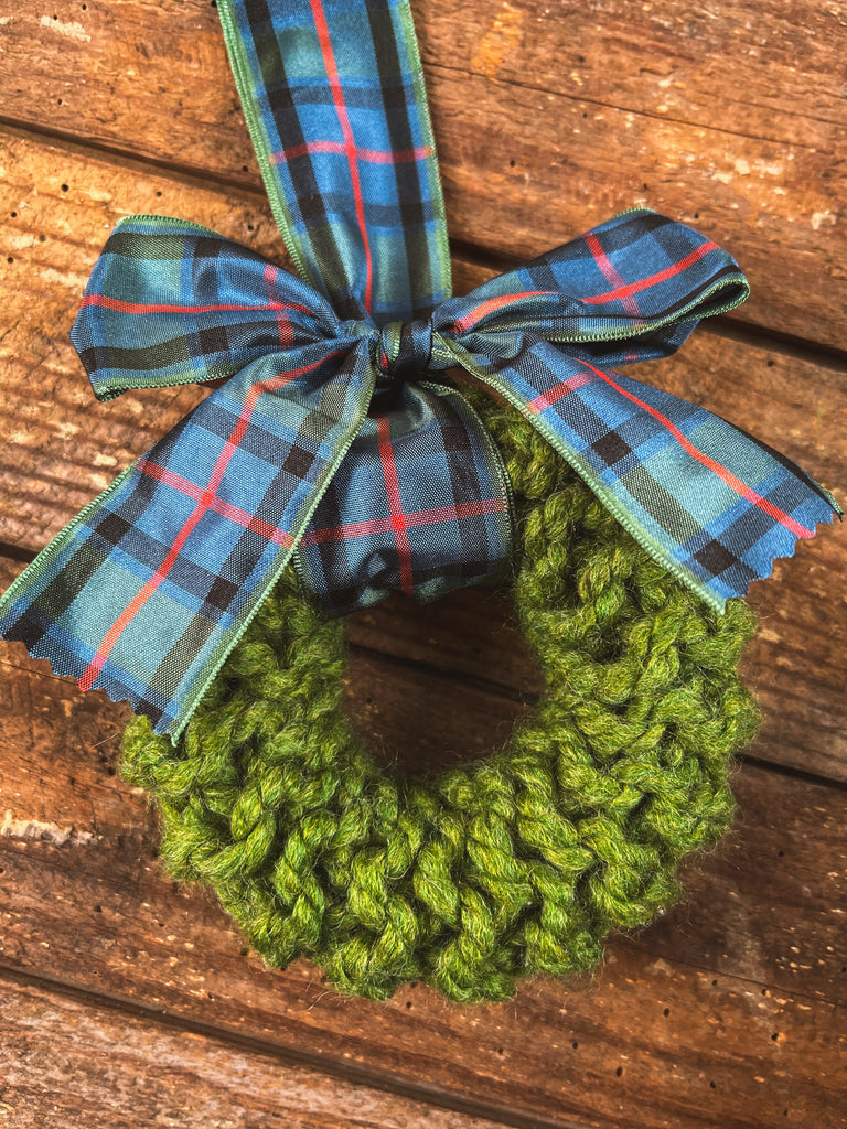 Green knit wreath with Tartan Bow Wall Hanging