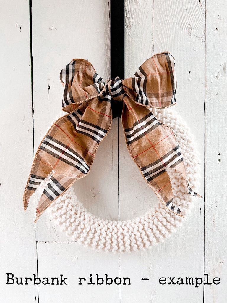 Knitted Farmhouse Wreaths With Tartan Bows For Front Door