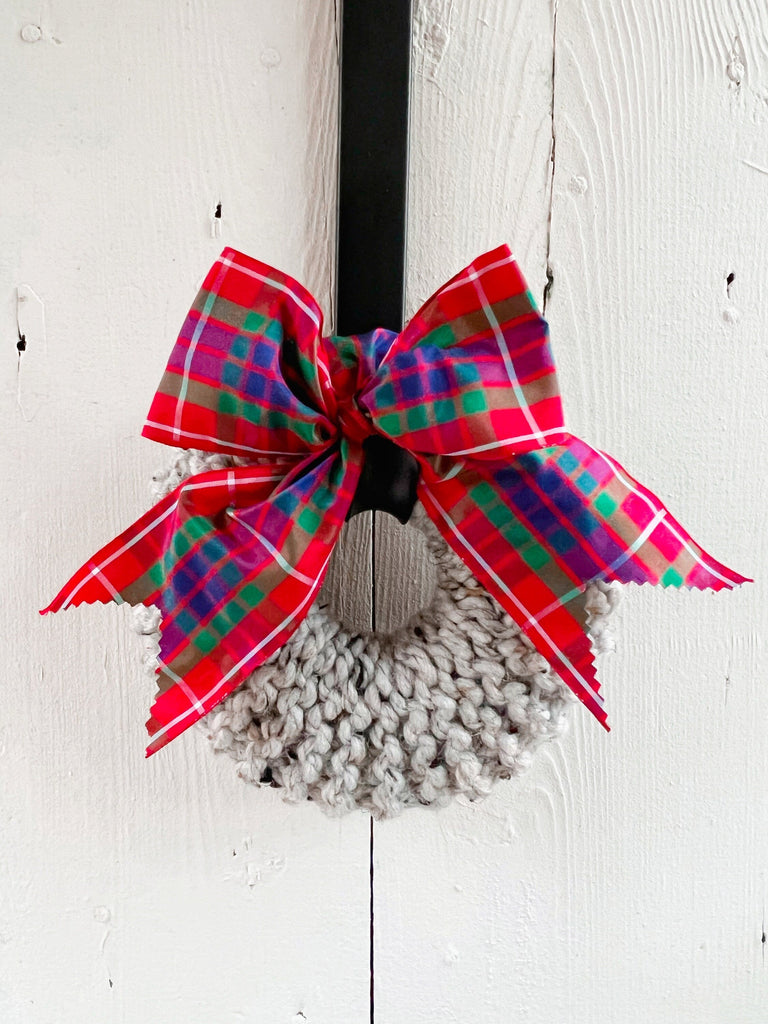 Chunky Knit Wreath And Frazer Tartan Bow - 6 Inch Wreath