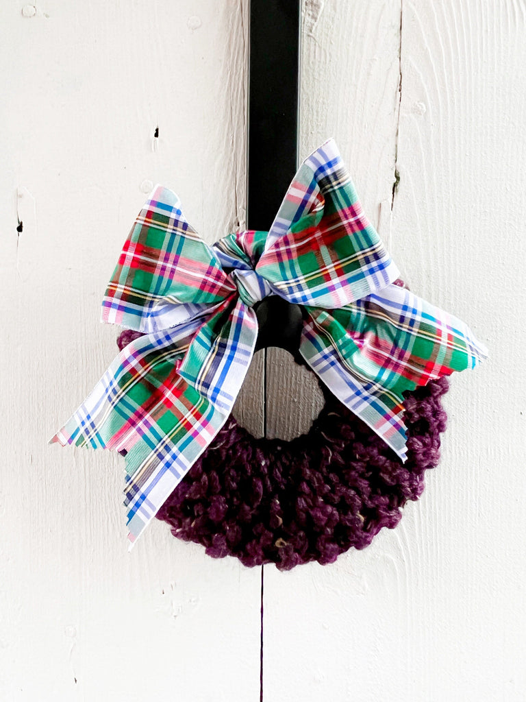 Farmhouse Style With Tartan Bow And Plaid Accents 