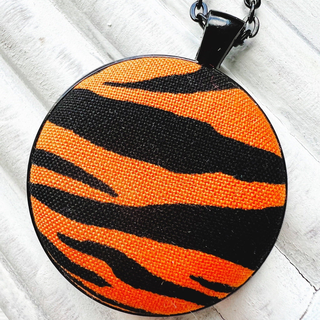 Bengals Jewelry - Large Tiger Pendant  Necklace Set 