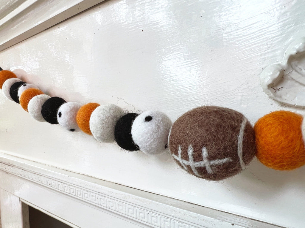 Wool Felt Decoration For Football Fans - 6ft Twine Included